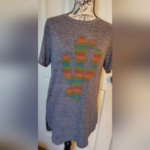 Sweet Claire Heather gray graphic tee with colorful cactus print. Size large.
